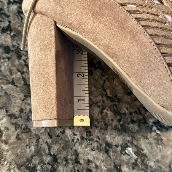 XOXO taupe bedelia peep toe bootie NIB 8.5 - Picture 7 of 11